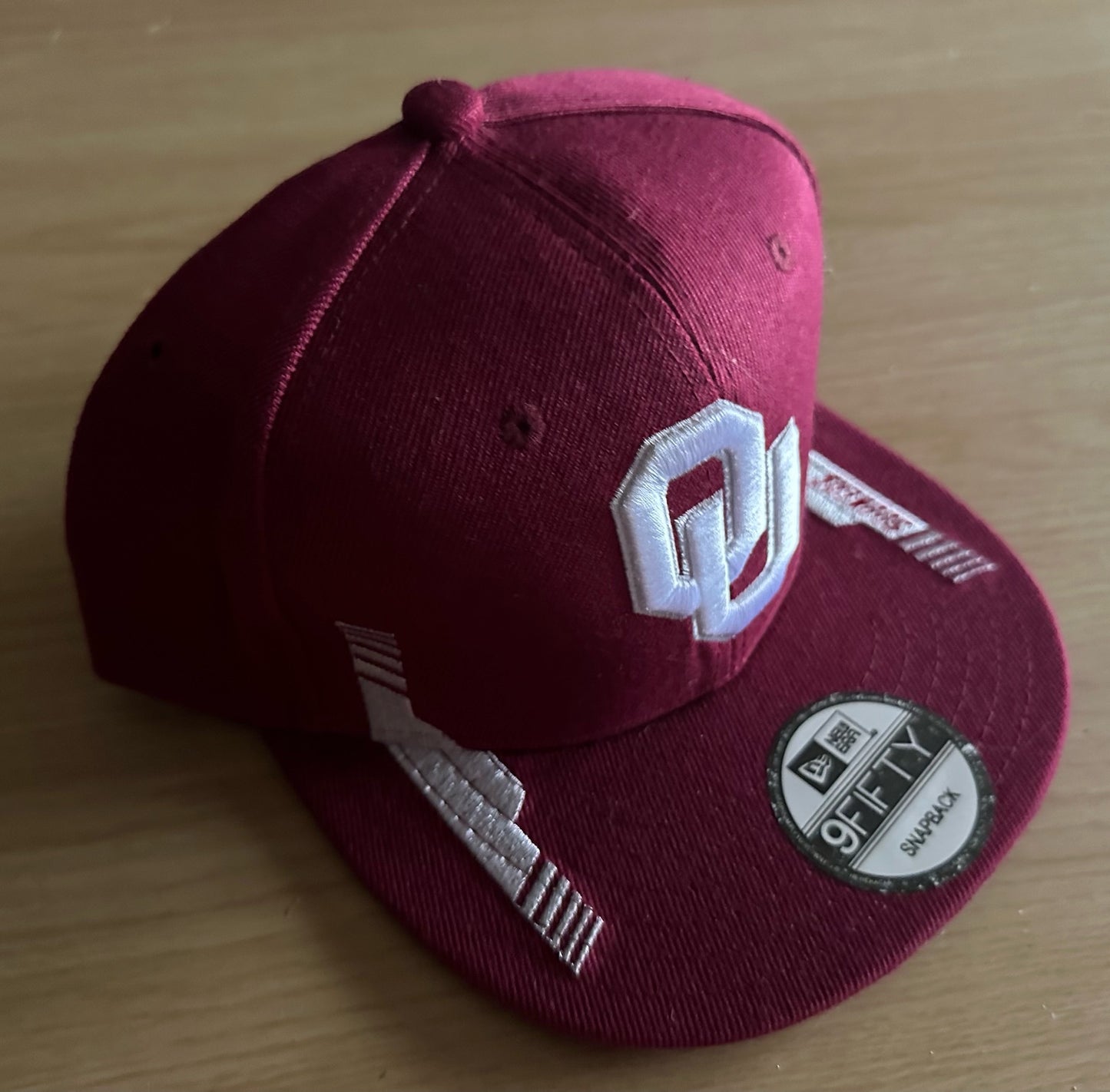 Oklahoma Sooners NCAA SnapBack Baseball Cap Multicolour New With Sticker